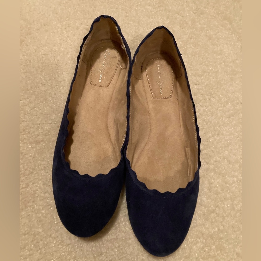 Amelia Grace Wynne flat navy blue size 8